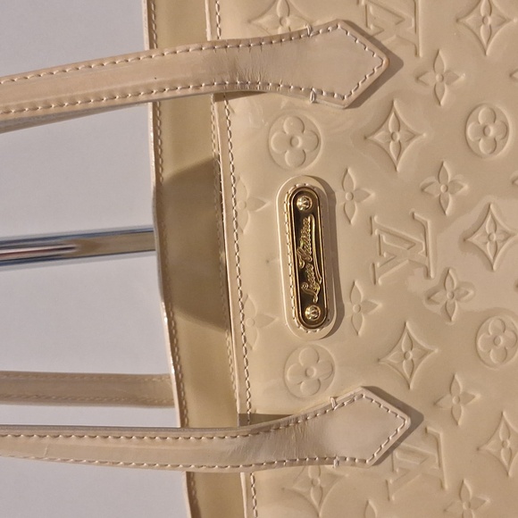 Louis Vuitton Cream Iridescent Patent Leather Tote - Picture 2 of 16